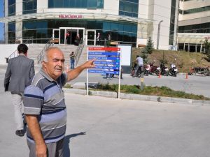 Simav Doç. Dr. İsmail Karakuyu Devlet Hastanesi doktor bekliyor
