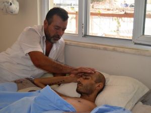 Kanser hastası oğlu için yardım bekliyor