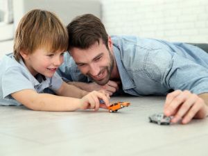 “Babalar Çocuklarıyla Oyun Oynamasını Bilmiyor”