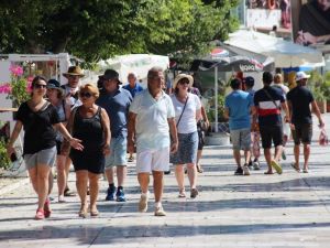 Dev yolcu gemisi bin 762 yolcusuyla Bodrum’a demir attı