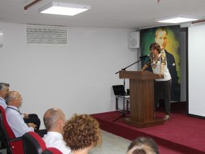 Mersin’de Nesibe Aydın’ın verdiği konferansa yoğun ilgi