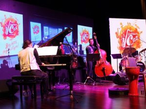 Beylikdüzü Caz Festivali, Hakan Toker Trio’nun verdiği eşsiz konserle başladı