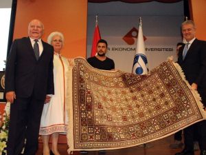 İzmir Ekonomi Üniversitesi 18. kez “merhaba” dedi