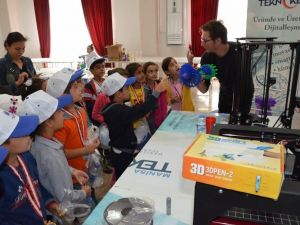 Bin öğrenci bu şenlikte deney yaptı