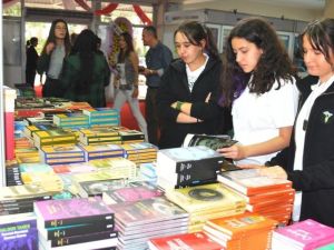 Manisa Kitap Fuarı’nı öğrenciler açtı