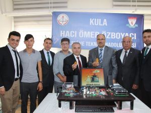 Lise öğrencileri interaktif eğitim bilgisayarı tasarladı