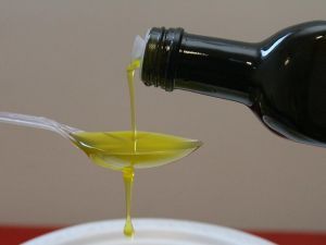 Zeytinyağı doğru saklanmazsa sağlığı bozabilir