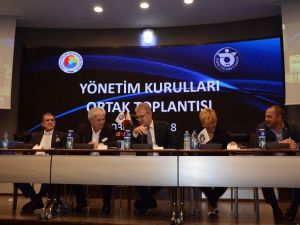 İzmir iş dünyası kriz söylemlerine karşı el ele
