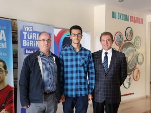 YKS Türkiye birincisi okulunu ziyaret etti