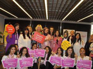 Genç İnovatif Sağlıkçılar Kulübü Pembe Festival’de