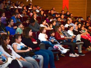 Önyargılı olmanın zararlarını tiyatroyla öğrendiler