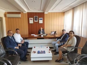 Ödemiş Ticaret Odası’ndan bin 100 öğrenciye eşofman yardımı