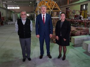 Egeli bilim insanları atık tuğla tozundan bağlayıcı ürün geliştirdi