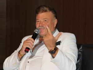 Nuri Alço, gençleri uyuşturucu konusunda uyardı