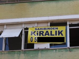Her üç kamu çalışanından biri kiracı