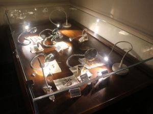 Türkiye’nin ilk mikro minyatür sergi alanı Kuşadası’nda açıldı