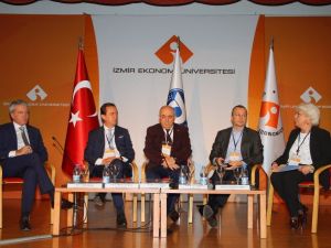 İzmir Ekonomi Üniversitesi’nde İngilizce çalıştayı