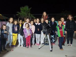 Öğrenciler teleskopla Ay’ı inceledi