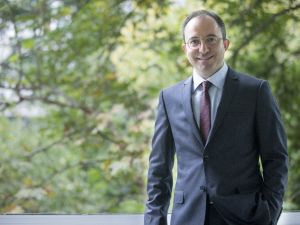 "Yüz kırıklarının cerrahi tedavisinde zaman çok önemli"