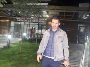 Emre Belözoğlu’ndan Turan çiftine ’bebek’ ziyareti
