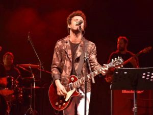 Ünlü sanatçı Buray Süleymanpaşa’da konser verdi