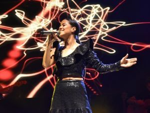 Derya Uluğ Tekirdağ’da konser verdi