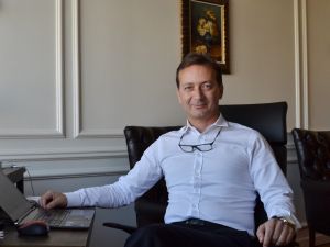 Göz kapağı deyip geçmeyin