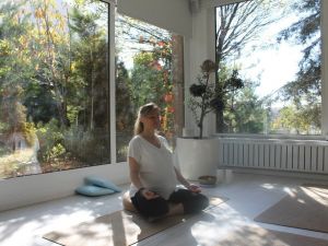 (Düzeltme) İkiz bekleyen yoga uzmanından “hamile yogası”