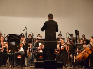 Hacettepe Üniversitesi Senfoni Orkestrası, Akıngüç Oditoryumu Sahnesinde