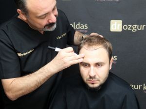 Saç dökülmesi psikolojiyi bozuyor