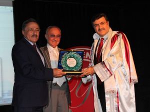 İYYÜ Rektörü Hacısalihoğlu: “En önemli beslenme aracı okumaktır”