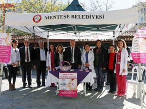 Menteşe’de kadınlar meme kanseri hakkında bilgilendiriliyor