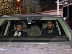 Magazin dünyası Berkay - Arda kavgası ile çalkalandı