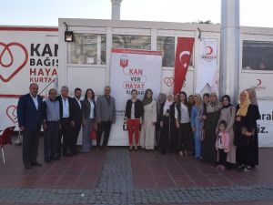 AK Partili kadınlardan kan bağışı etkinliği