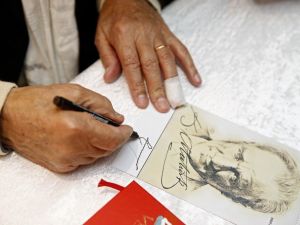 90 yaşında açtığı sergisiyle Atatürk imzasını kalplere kazıdı