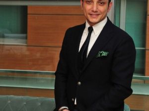 “Yaşlı ve yorgun görünüme; elveda”