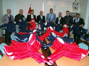 İhtiyaç sahibi öğrenciler bu kış da üşümeyecek