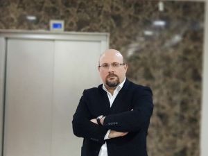 Dar pantolon kıl dönmesi yapıyor