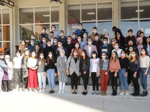 Üniversitelilerden ‘Yaşama el ver’ kampanyasına destek