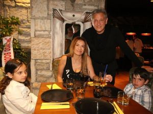 Neco kendisinden 25 yaş küçük eşini darp etti