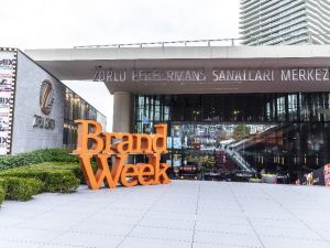 İlk gününde “Sınırları aşan fikirler” ile tüm şehre ilham yaydı