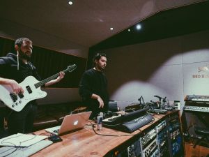 ‘Affet Robot’ Amsterdam Red Bull Music stüdyosunda kayıtta