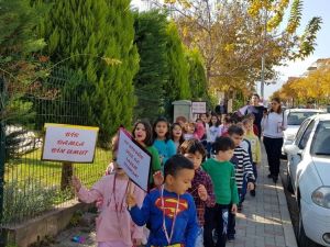 Denizli’de miniklerden Kızılay’a büyük destek