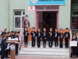 Anaokullu miniklerden işaret diliyle 10 Kasım şarkısı