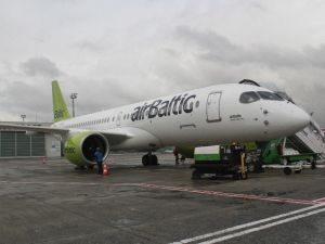 Airbus yeni uçağını tanıttı