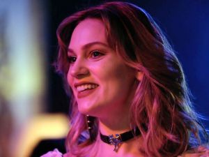 Oyunculuktan şarkıcılığa transfer