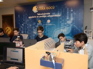 Zeka Gücü’nün yeni durağı Rize’deki Fatma Nuri Erkan Bilim ve Sanat Merkezi oldu