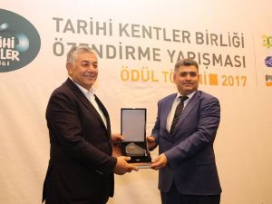 Tarihi Kentler Birliği’nden Eskigediz Belediyesi’ne ödül