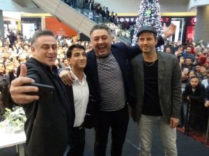 “Müslüm”den çocuklar için gala