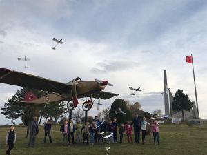 Kuruluşun ve kurtuluşun topraklarında model uçaklar havalandı